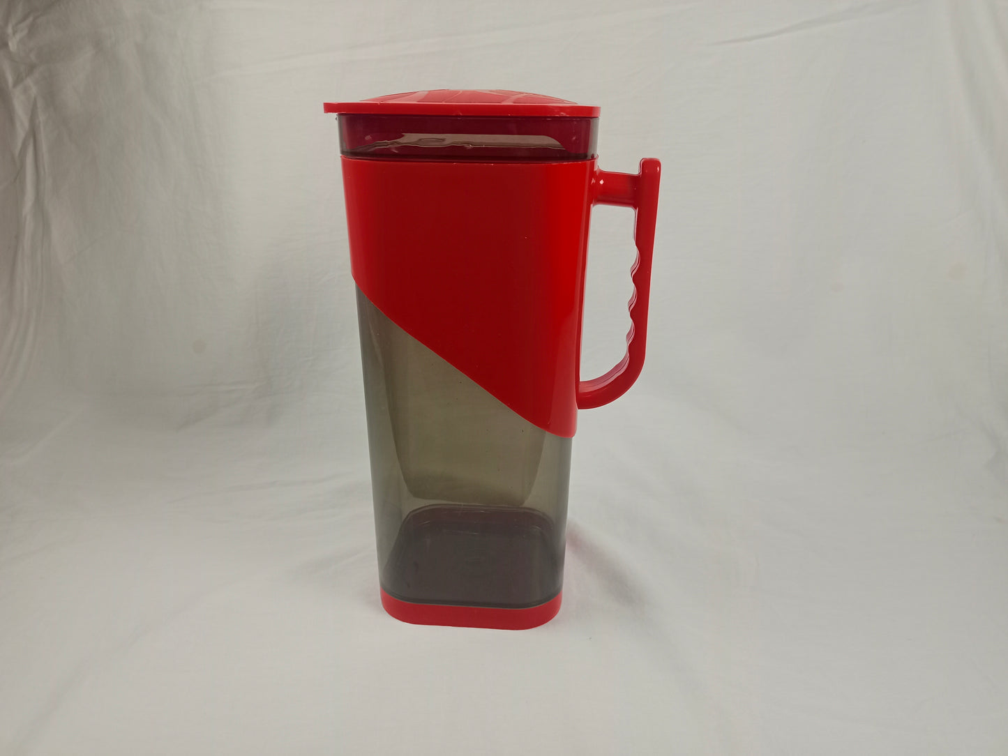 Jug with Lid to Serve Ice Tea, Water, Juice, Cocktail, Mocktail, Beverages, for Dining Table 1800 ml